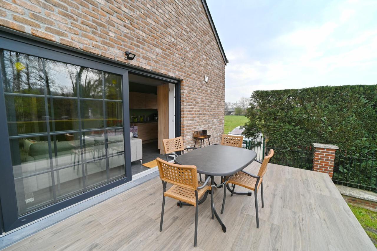 La Petite Maison Dans La Prairie Hotton